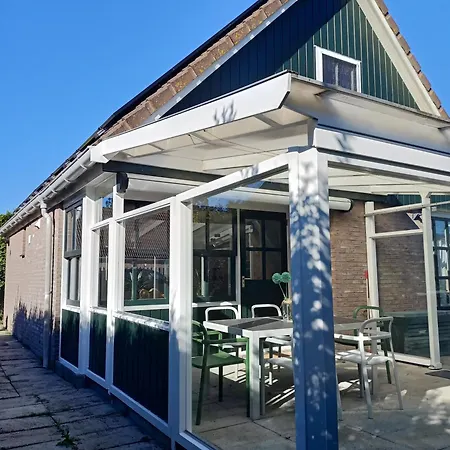 Semesterbostad 't Zijper Eilant 98