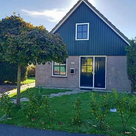 Holiday home 't Zijper Eilant 98 *